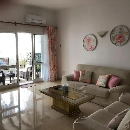 펜션 Benavista - 2 Bed Town House With Pool *