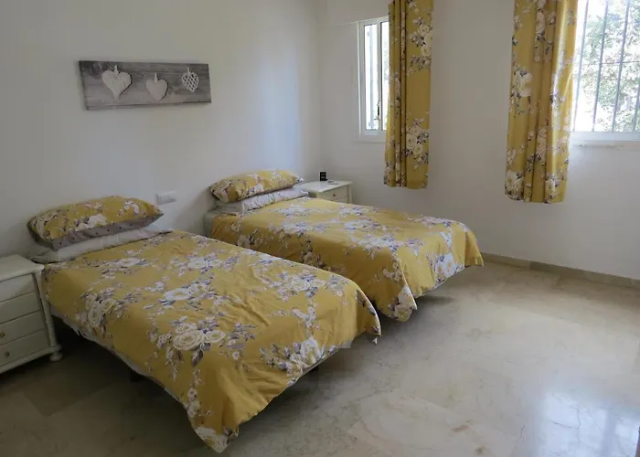 Benavista - 2 Bed Town House With Pool Дом отдыха *