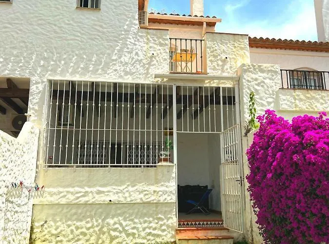 Benavista - 2 Bed Town House With Pool Дом отдыха