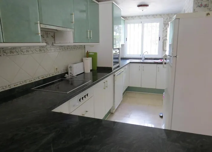 Benavista - 2 Bed Town House With Pool 度假居 *